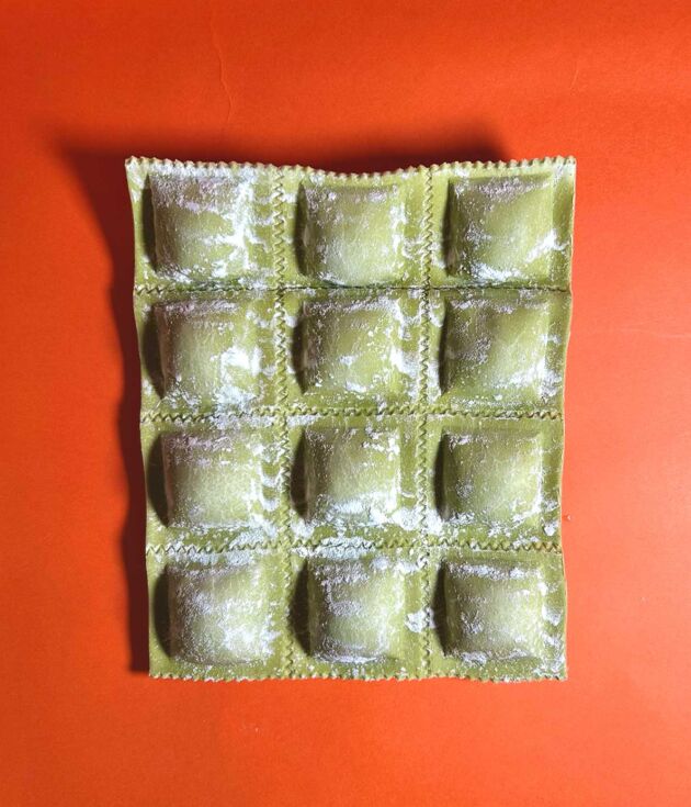 Raviolones de espinaca y ricotta